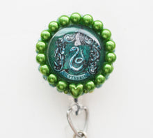 Load image into Gallery viewer, Harry Potter's Slytherin House Logo Retractable ID Badge Reel