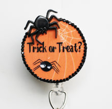 Load image into Gallery viewer, Trick Or Treat Scary Spiders Retractable ID Badge Reel