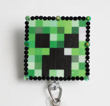 Load image into Gallery viewer, Minecraft Creeper Retractable ID Badge Reel
